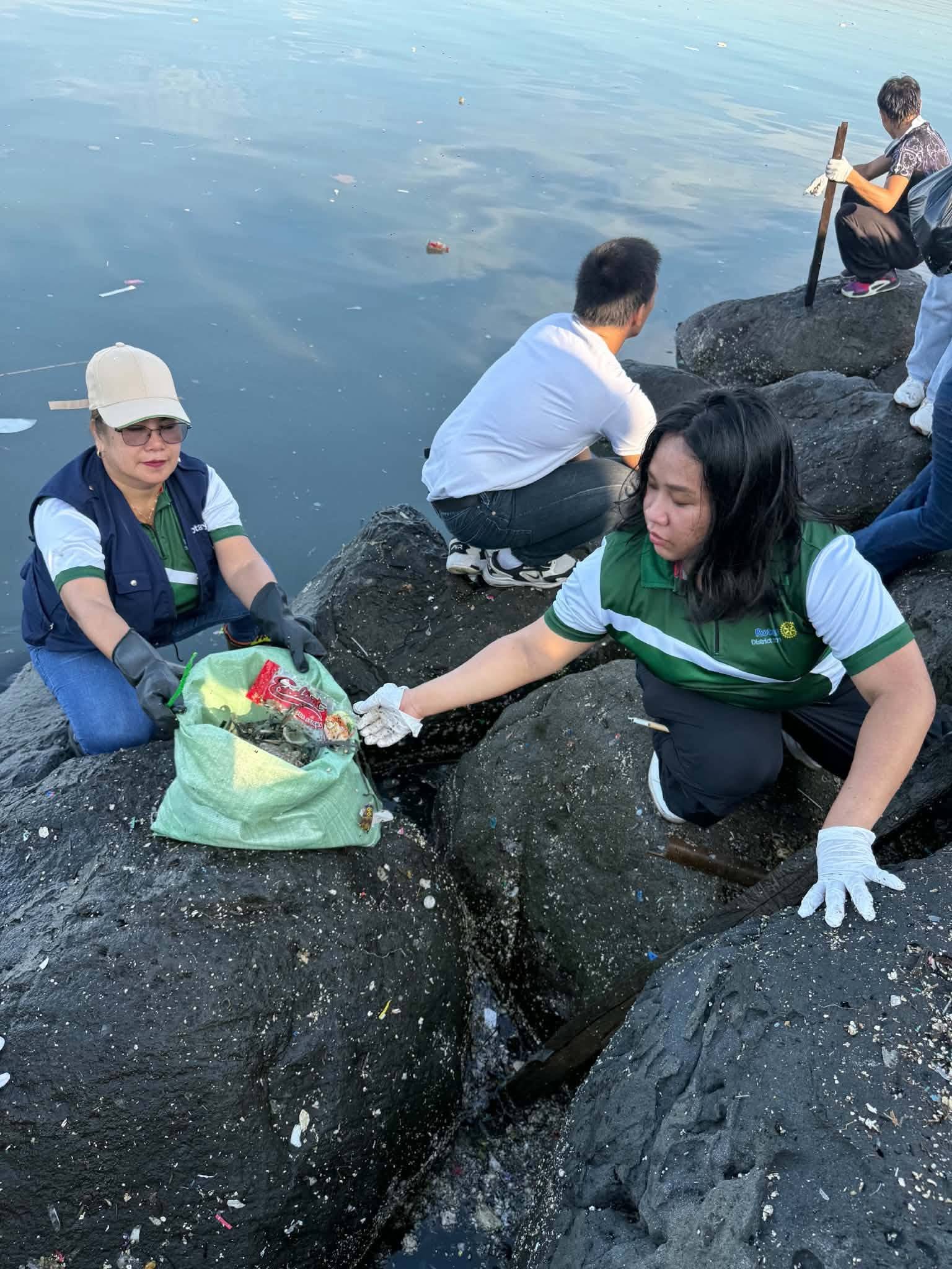 SM By the Bay for the International Coastal Clean-Up 2026