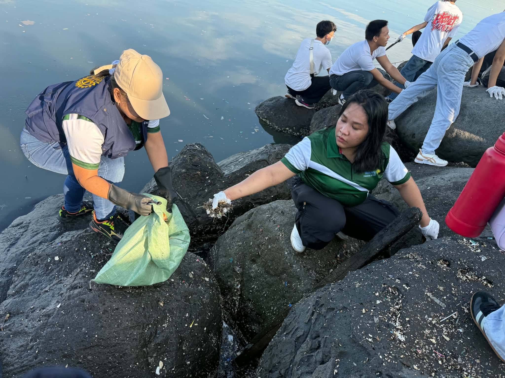SM By the Bay for the International Coastal Clean-Up 2026