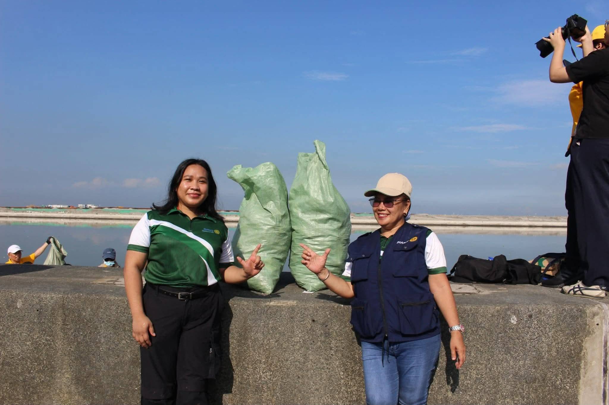 SM By the Bay for the International Coastal Clean-Up 2026