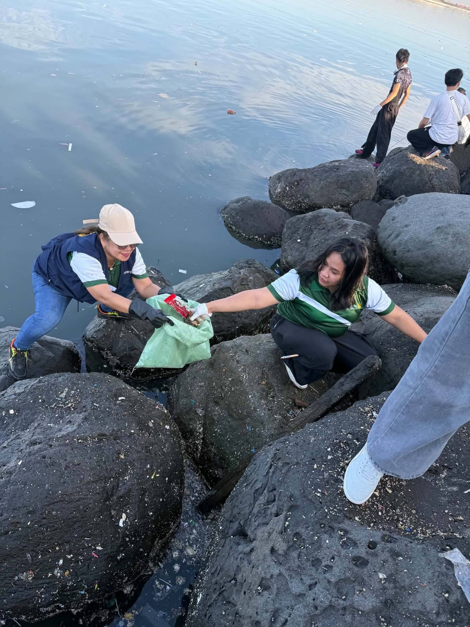 SM By the Bay for the International Coastal Clean-Up 2026
