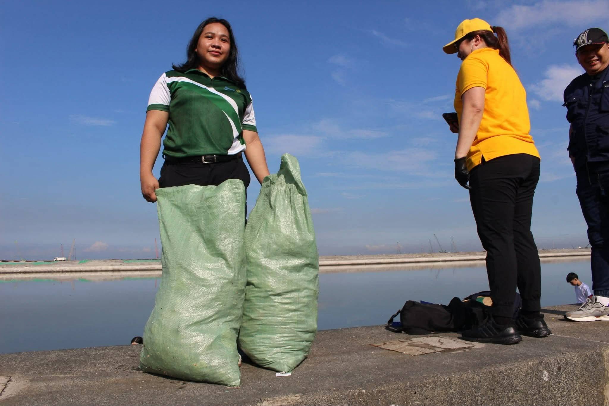 SM By the Bay for the International Coastal Clean-Up 2026
